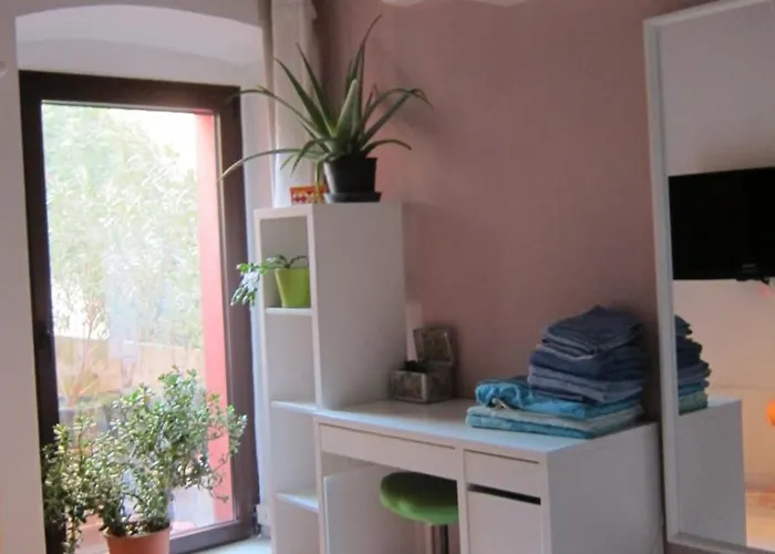 Homestay Stone House *