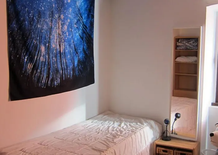 Проживание в семье Stone House